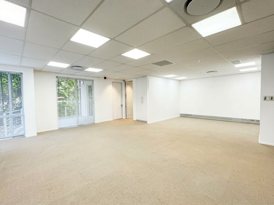 To Let Commercial Property for Rent in Mouille Point Western Cape